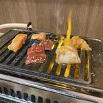 焼肉大衆酒場 真 肉焼屋 - 