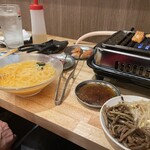 焼肉大衆酒場 真 肉焼屋 - 