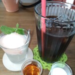 PANNACOTTA - 今日のグラスデザートは爽やかなゼリーの上に白桃ソースのミルクジェラート（このクオリティーが＋１１０円でいただけます！）♪