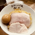 煮干しつけ麺 宮元 - 燻製たまごと2種類のチャーシュー