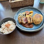 バルバルキッチンアメリ - ランチ：牛カツ&ビーフポテトコロッケ(¥1,480)