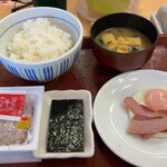 なか卯 - 目玉焼きベーコン朝食＋納豆