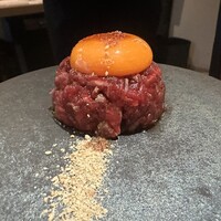 焼肉 黒田 - 炙りユッケ