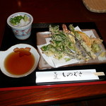 そば処 ものぐさ - 山菜の天ぷら（春のみ）