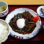 レストラン・ワン - 温玉のせレバニラ定食　690円