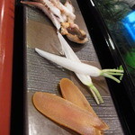 丸萬寿司 - 2014.2)からすみ、大根、するめ。どれも酒の肴にぴったり