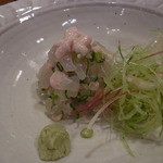 丸萬寿司 - 2014.2)カワハギのたたき。ワサビじょうゆを混ぜ合わせていただきます