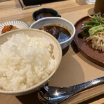 炭火焼肉 肉の匠 ひうち - ご飯普通盛り