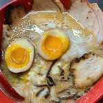 忍玉チャーシュー麺1050円