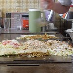 Okonomiyaki Yoshino - 色々焼き中