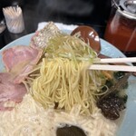 壱発ラーメン - ぬるぬる。