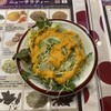 ASIAN RESTAURANT&BAR NEW SARATHI - ランチセットに付くサラダには例のオレンジ色のドレッシングが