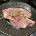 焼肉 犇心 - トントロ