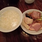 三和楼 - カニ身スープ、前菜取り分け