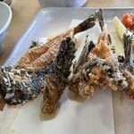 おさかな倶楽部 - カサゴのフライ、前からみる