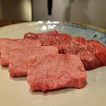 焼肉つじむら - 特上牛タン 3600円、特上ハラミ 3500円 一番最初に運ばれてきてテンション上がりまくる