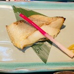 Umi To Daichi No Gochisouya Suzuran - 焼魚タラ