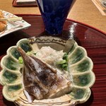 おかもと - ・とりがいの炙り、山葵の花と蛤のソース。