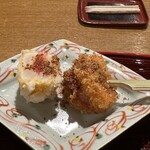 おかもと - ・車海老、酢漬けにした赤蕪を挟んだカキフライ。