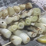 Kurumaya - ニンニク（税込140円）ネギ焼き（１本税込140円）