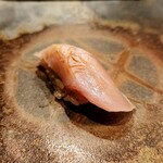 鮨 奥 - 金目鯛(銚子) 軽く炙ってあり 酢橘でいただきました