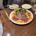 Gyokai Senmon Itarian Baru Nave - カツオのタルタルステーキ。肉厚でメイン感がすごかった