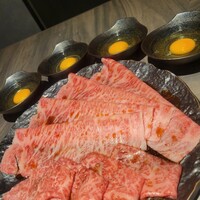 近江うし焼肉 にくTATSU 日本橋室町店 - サーロインの焼きすき こちらは店員さんが焼いてくれます
