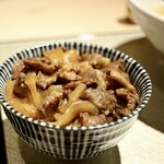 牛刺しと焼肉 仔虎 クリスロード店 - ミニ牛丼