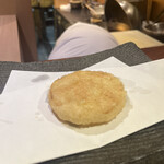 奇天屋 - 大根。味付けなしの生からじっくり揚げてらっしゃるそう。天ぷらにする事で甘味がこんなに出るなんて。