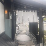 Yagura - 入口と暖簾
