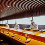 Uminomieru Kaunta-Zushi Sushiyatai - 