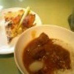 元町異人館 - ブッフェの料理（ピザ、カレー）