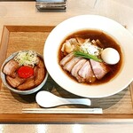 宍道湖しじみ中華蕎麦 琥珀 東京本店 - 