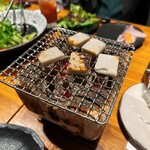 炭と、肴と、酒。 いこる - じゃこ天炙り焼き