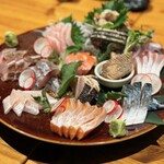 炭と、肴と、酒。 いこる - お造り盛り合わせ