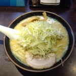 ＴＥＴＳＵ - 味噌ネギ(大麺)(1180円)
                        クーポン〔味玉〕