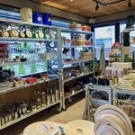 R Baker - 外国製の調理器具や食器などが売っています