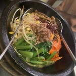 焼肉 やくやく亭 - やくやく亭セットの石焼ビビンバ
