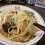 らーめん 香龍 - 麺アップ