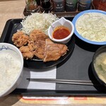 松屋 - 鶏の唐揚げ＆ムートート“タイ風豚バラ唐揚げ”定食