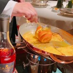 アピシウス - シュゼットバターを溶かしたパンにオレンジを投入