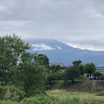 ゆで太郎 もつ次郎 - 今日は半分しか見えない富士山。心の目で見ればきっと綺麗に見える筈