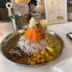 マイボンCURRY - ２種盛り
      「ポークキーマ&ムング豆ココナッツ和え」と「クリィミー豆MIXダール&キャベツ」