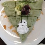コイケヤ - 抹茶の皮に、クリームチーズと餡をトッピング。雪だるまがかわいい！