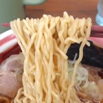 Chuukasoba Koyai - 自家製麺ではないと思われるが、スープとの相性もバッチリ！