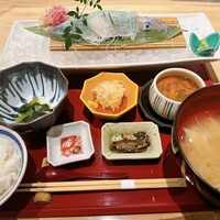 対馬のどぐろとイカ活き造り 博多 魚蔵 都ホテル店 - 