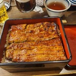 川豊 - 上鰻重は鰻丸1尾です(鰻重だと2/3尾、特上鰻重は1.5尾)