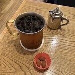 アルバートコーヒー - マスターがサイフォンでコーヒーを淹れているのが見えて、楽しい