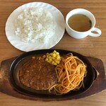 カフェレスト メルヘン - 料理写真:ハンバーグランチ　850円