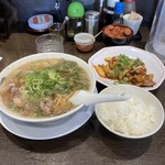 244297464 - 豚キムチ定食(ラーメン 豚キムチ ライス小) 1100円